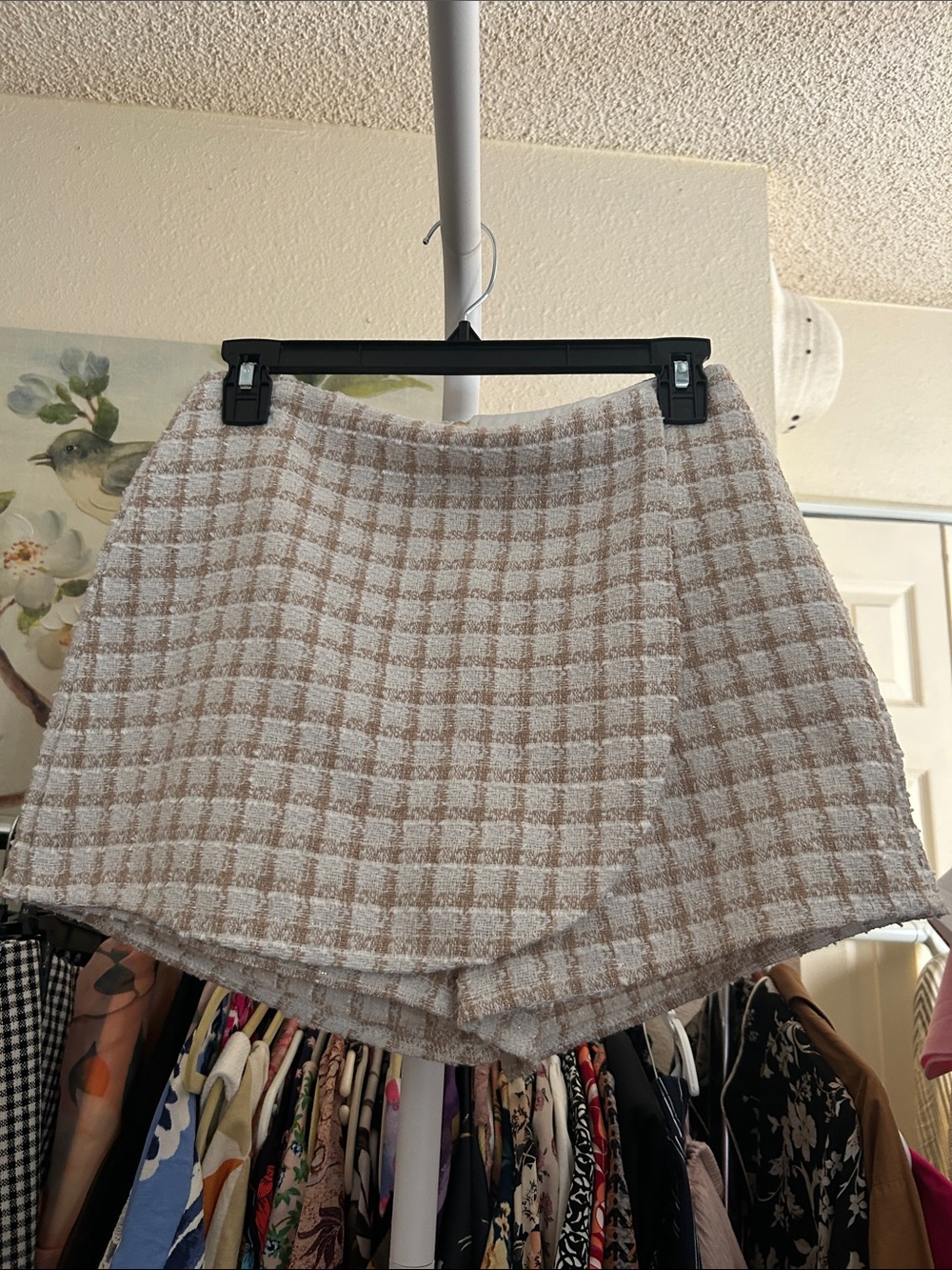 I.N. San Francisco Beige and White Plaid Tweed Skort